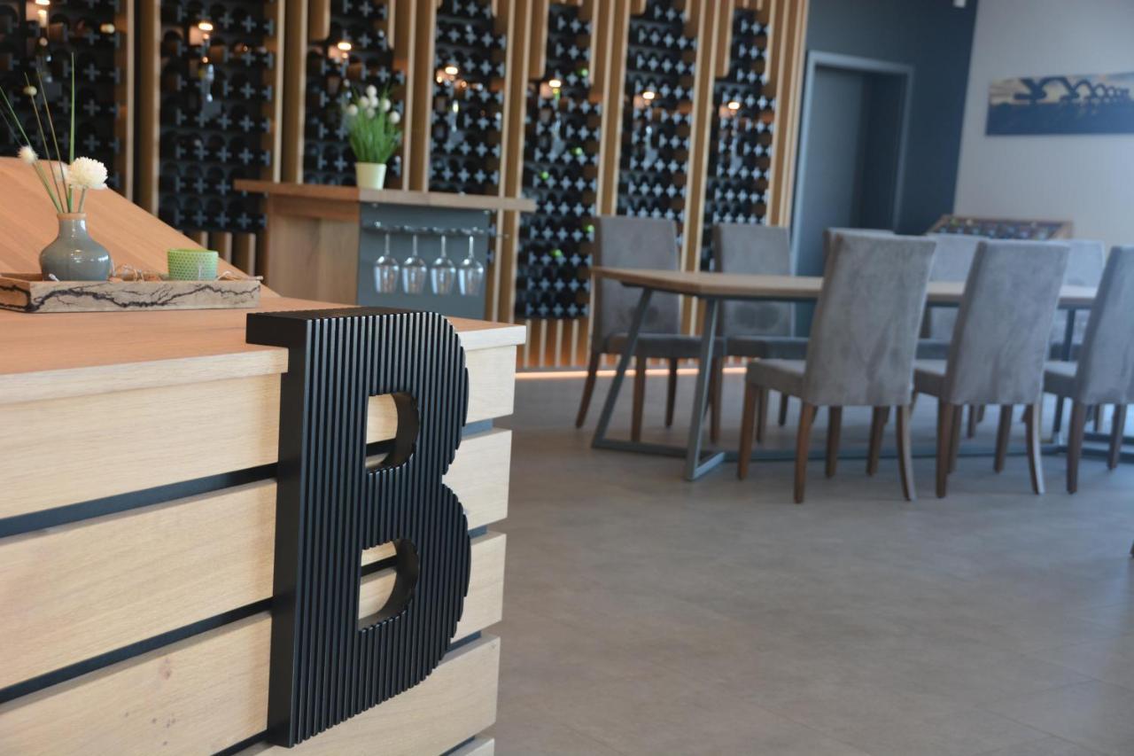 Weingut Bugner Meizelhof Klein-Winternheim ภายนอก รูปภาพ